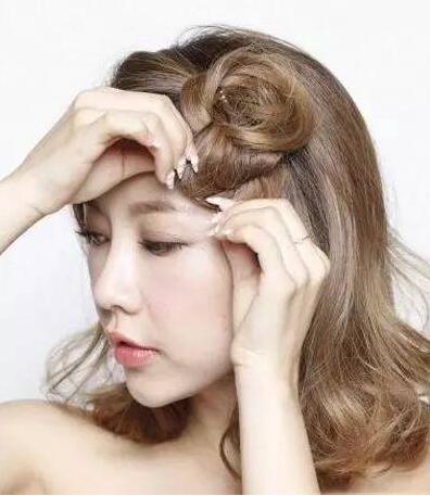 刘海长了这样编发超美又时髦
