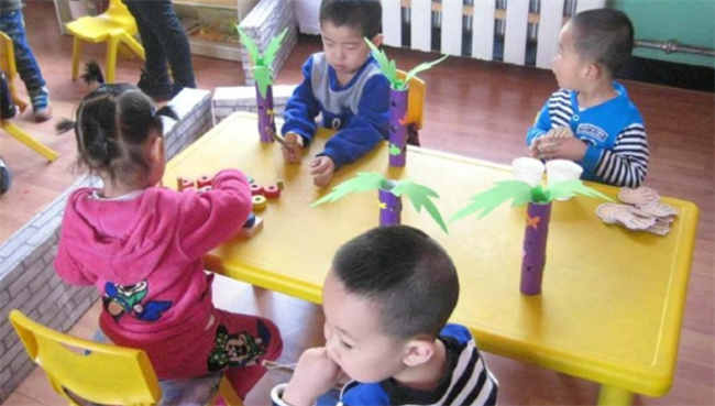 孩子上幼儿园穿这6类衣服 老师嘴上不说 心里却嫌弃得很 