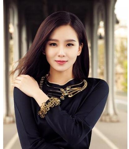 女星示范有刘海的发型和没有刘海的发型区别