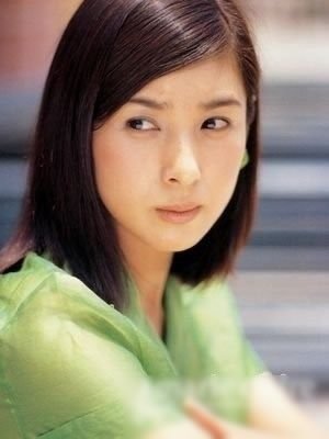 女星5招轻松实现尖下巴