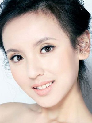 夏季轻薄透妆 4步完美遮瑕疵