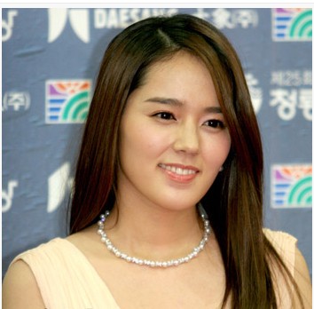 韩国女演员百变造型 甜美的微笑清纯靓丽