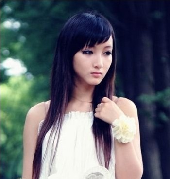 时尚甜美长直发发型 简单百搭不显俗气