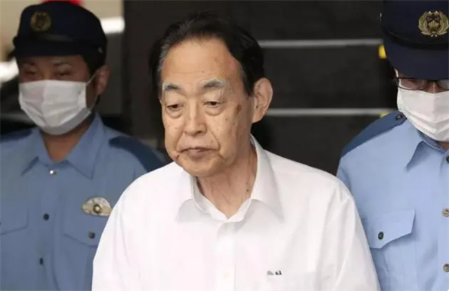 亲手把孩子养废却还怪孩子无能 这样的父母是魔鬼 