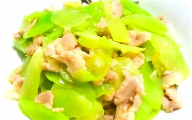 教你莴笋炒肉片这样做 莴笋脆嫩 肉片嫩滑 营养美味又健康 