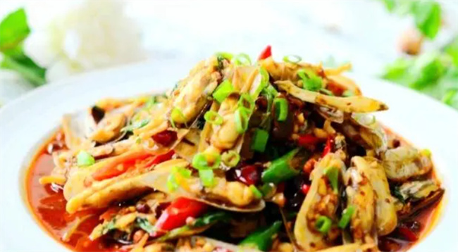 蛏子好吃有窍门 记住一点做出来的蛏子香辣多汁 鲜味十足 