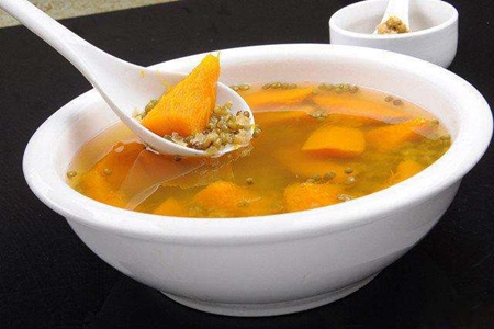 夏季女性常喝绿豆南瓜汤，清热解暑又祛火