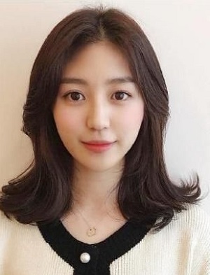 今年超高人气的中长发发型  各种脸型的女生都能驾驭