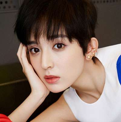 娜扎时尚短发发型 女生增气场的短发发型