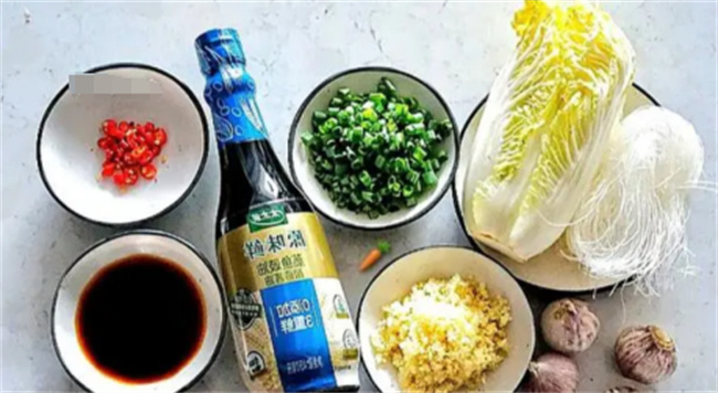 秋补钾 身不乏 钾是白菜两倍 中老年要常吃 腿脚有劲精神好 