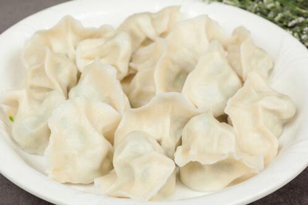 煮饺子用冷水还是热水？鲜饺子与速冻饺子的煮法