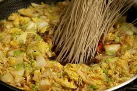 白菜炖豆腐怎样做好吃？白菜炖豆腐粉条的做法