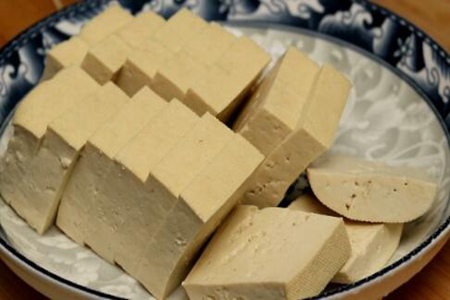 白菜炖豆腐怎样做好吃？白菜炖豆腐粉条的做法