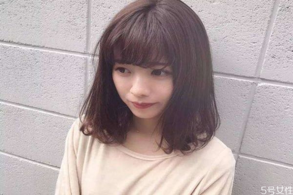 适合圆脸的长发发型有哪些 内扣发型适合什么脸型