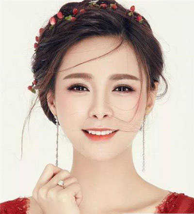 九款新娘发型包揽时尚 甜美优雅怎能少