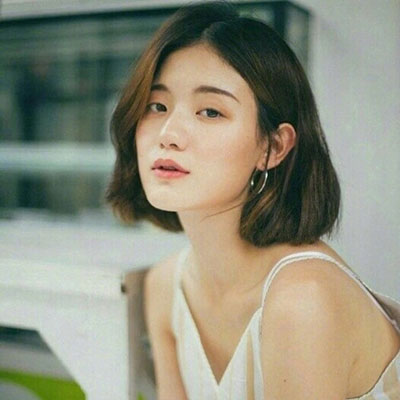 韩范女生中分短发发型 做个气质短发美女