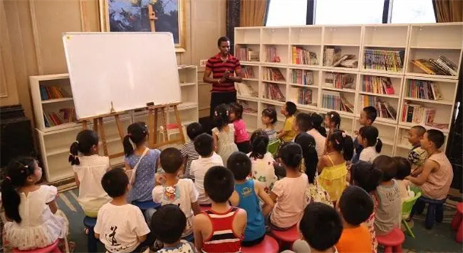 孩子该不该上辅导班 培训机构正摧毁童年 利弊要提前知道 