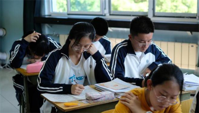 ​高中课程跟不上怎么办 高中好难学不下去怎么办 