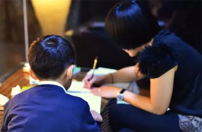 温柔言语 孩子容易免疫 吼叫教育有用 到底怎样让孩子听话 