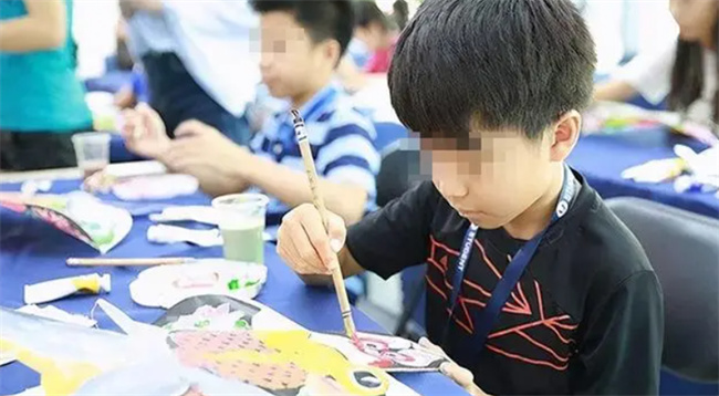 工资全给兴趣班 孩子却没别人的优秀 那是因为方法用错了 