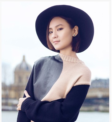 歌手周笔畅最新发型 凸显柔美的女人味