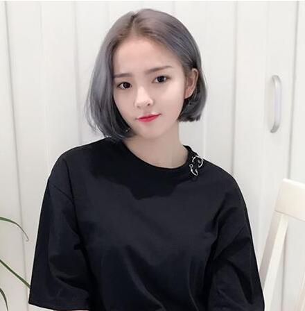 最新夏季最火的女生流行发色短发