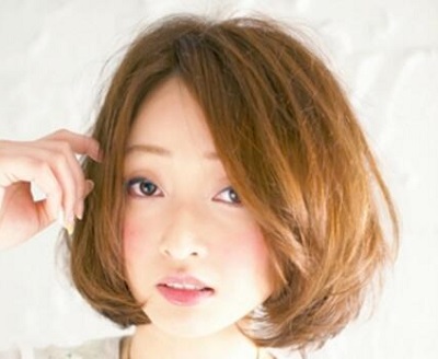 女生小清新中长发发型  好看又有活力