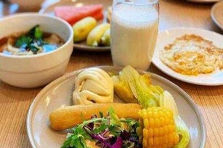 减脂期早餐要怎么吃？科学食用有助保持苗条身材
