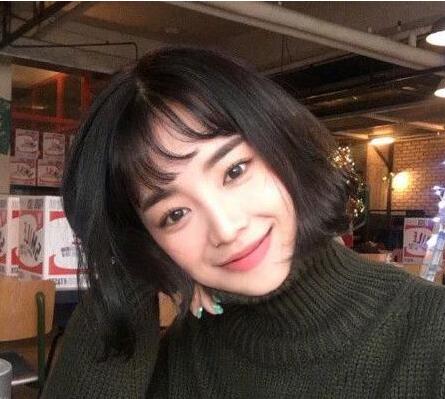 肥头大耳女生适合的微卷短发发型