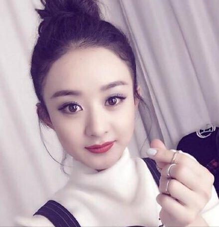 圆脸适合的发型 看赵丽颖玩转圆脸适合的百变发型？