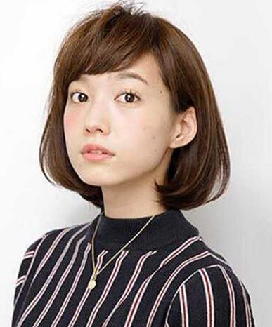 内扣短发适合什么脸型 圆脸女生短发搭内扣发尾令人着迷