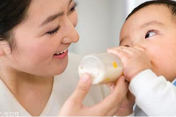 婴儿喝奶粉过敏了怎么办有哪些症状