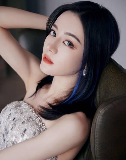 女星潮流秘籍被我找到了！原来靠的是LUCY LEE假发！