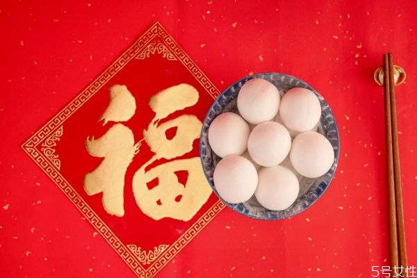 一进门看见中国结好吗 开门对着一个福字好吗