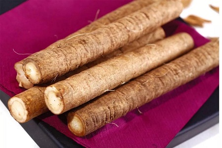 湿热体质的牛蒡根茶饮，可助女性缓解便秘消除痘痘