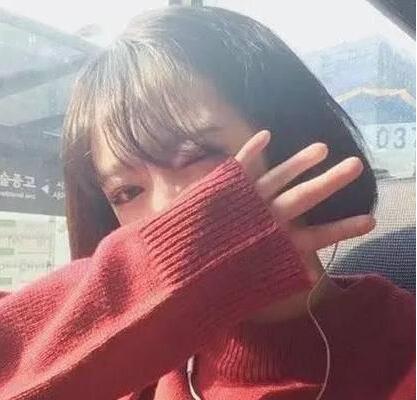 2023最新黑色显小脸短发发型大全