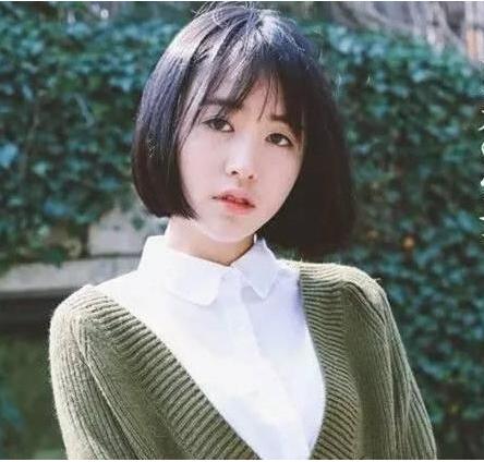 2023最新黑色显小脸短发发型大全