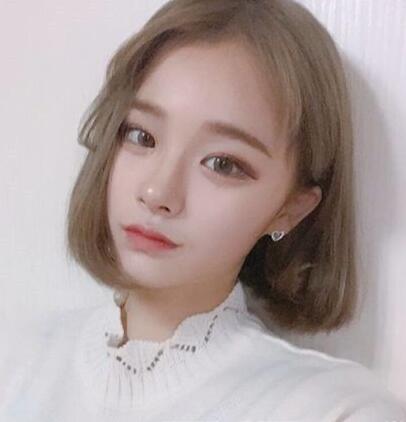2023年下巴尖女生合适的韩式微卷短发发型