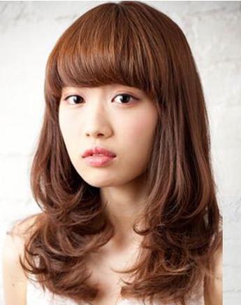 圆脸长发发型 秒变瓜子脸的女生圆脸长发发型