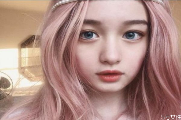 粉色头发适合黄皮吗 什么人适合染粉色头发