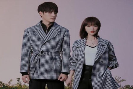杨玏毛晓彤合体自拍，杨玏毛晓彤合体拍七夕大片尽显甜蜜