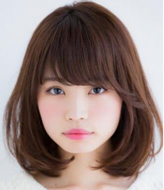 大饼脸女生适合的变小脸短发