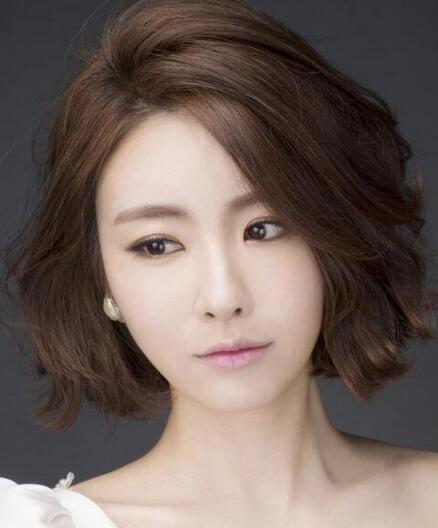 国字脸型女生剪这些发型就够了