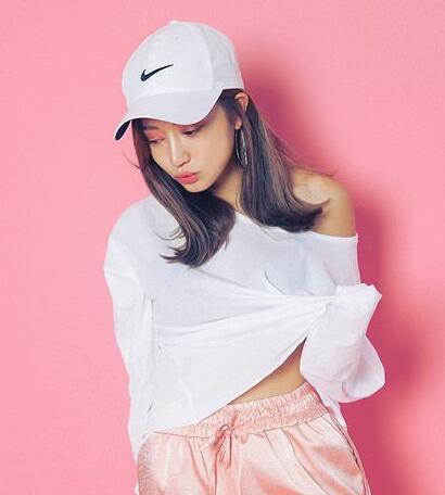 2023年职场女生适合的短发发型及颜色
