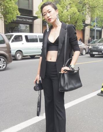上海美女时尚街拍 跟上海美女学时尚潮人的穿衣搭配