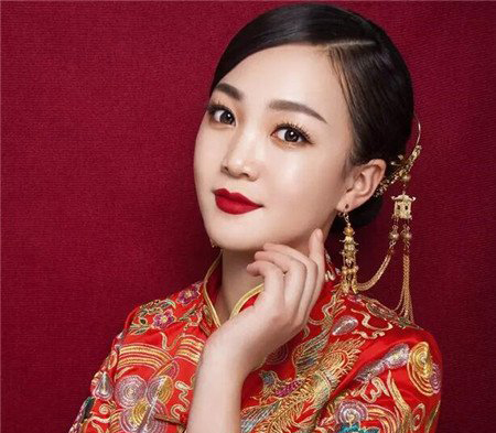 中式新娘发型简单大方  新娘发型2023款