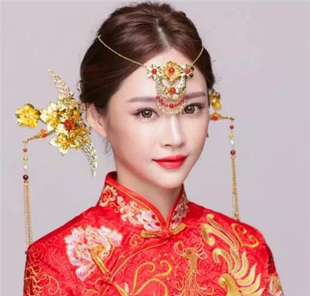 中式新娘发型简单大方  新娘发型2023款