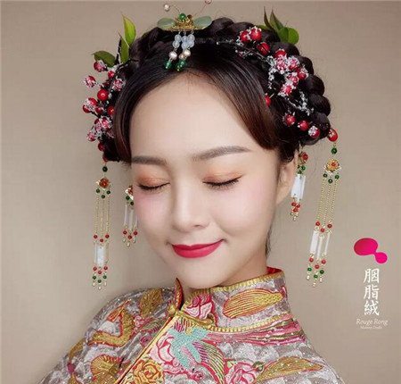 中式新娘发型简单大方  新娘发型2023款