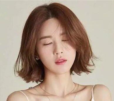 2023女生夏天好看的黄金比例短发