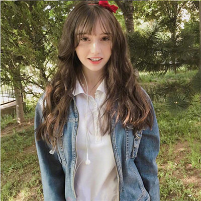 女生中长发+空气刘海完美搭配 气质绝对满分